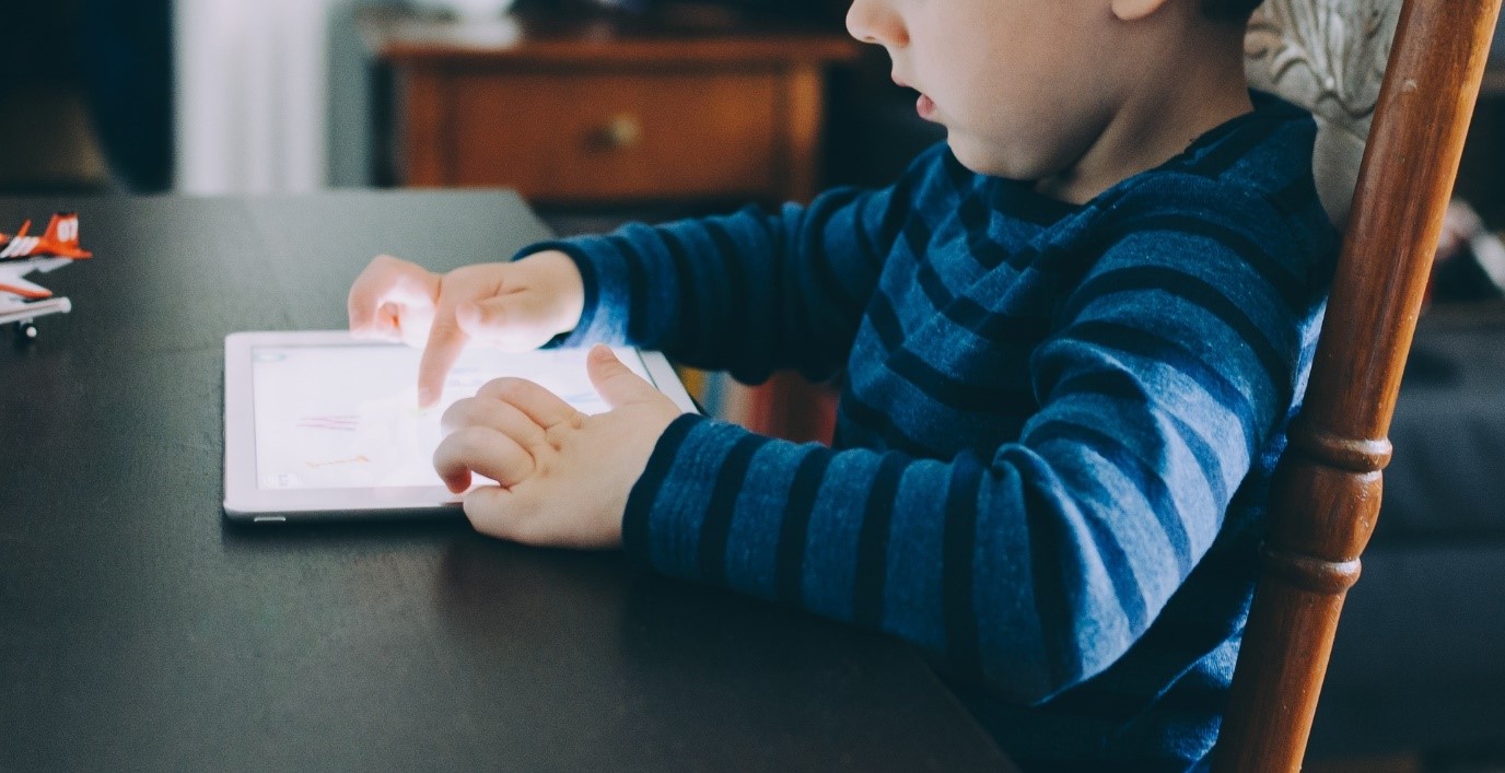 children-screens-before-bed